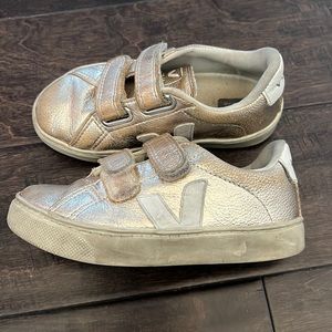 Veja gold kid sneaker
